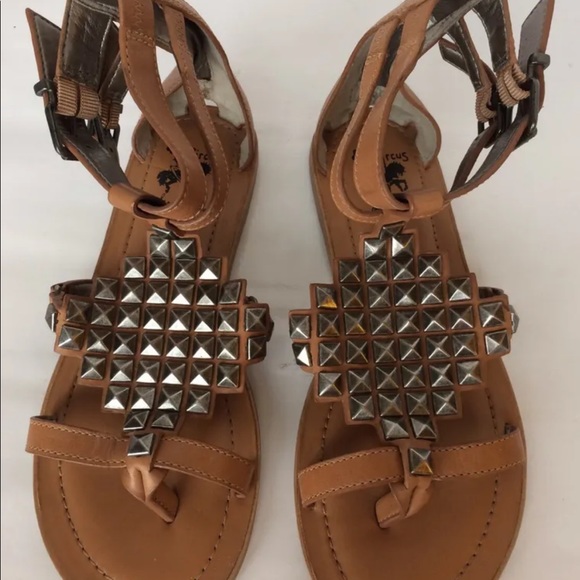 New Circus Sam Edelman Macy Gladiator Metal Antique Studs Leather Women Sandal 6 - Picture 1 of 9